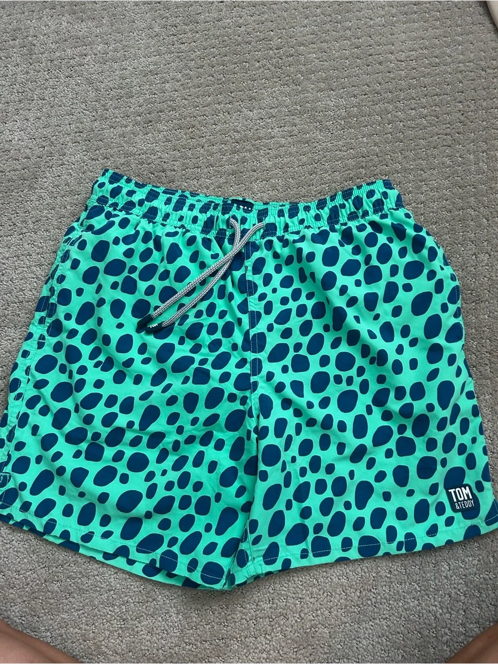 Tom & Teddy 6” Inseam Spotted Swimming Shorts Size Medium